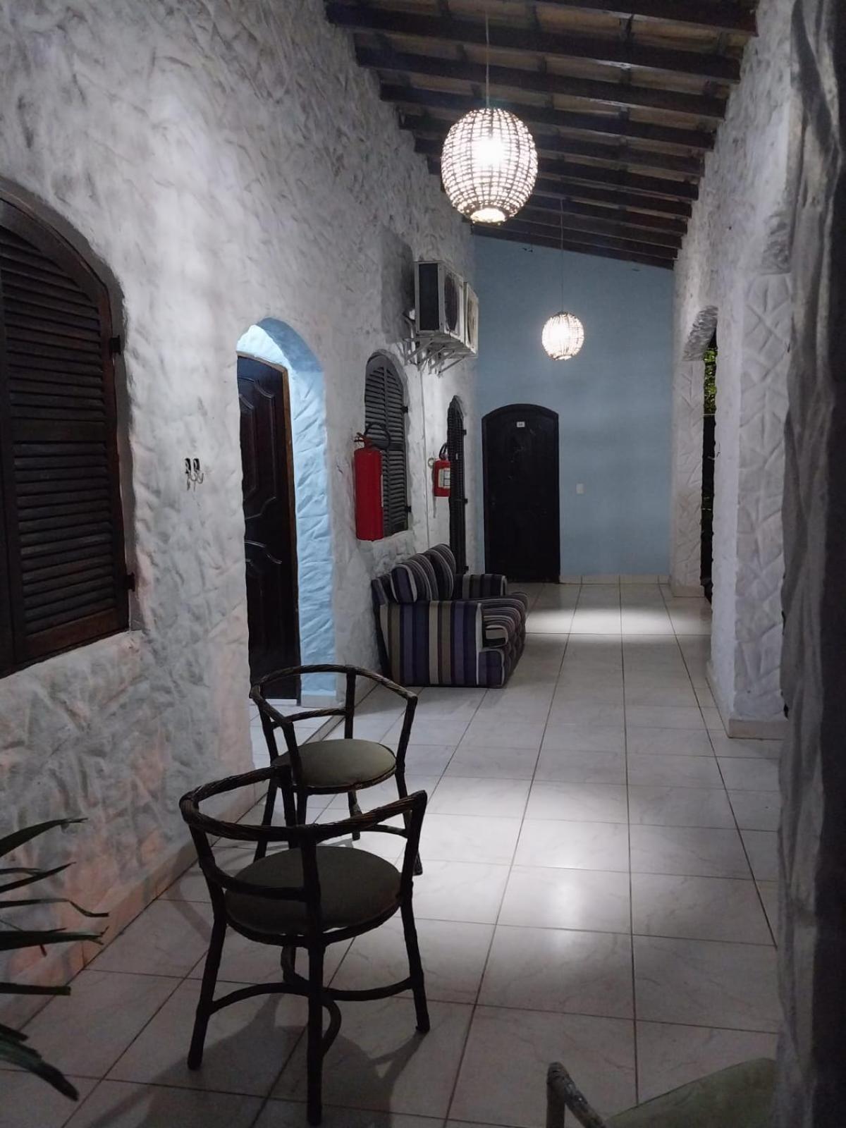 The House Hotel *